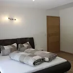 Alpenjuwel Lägenhet *