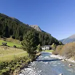 Alpenjuwel Lägenhet *